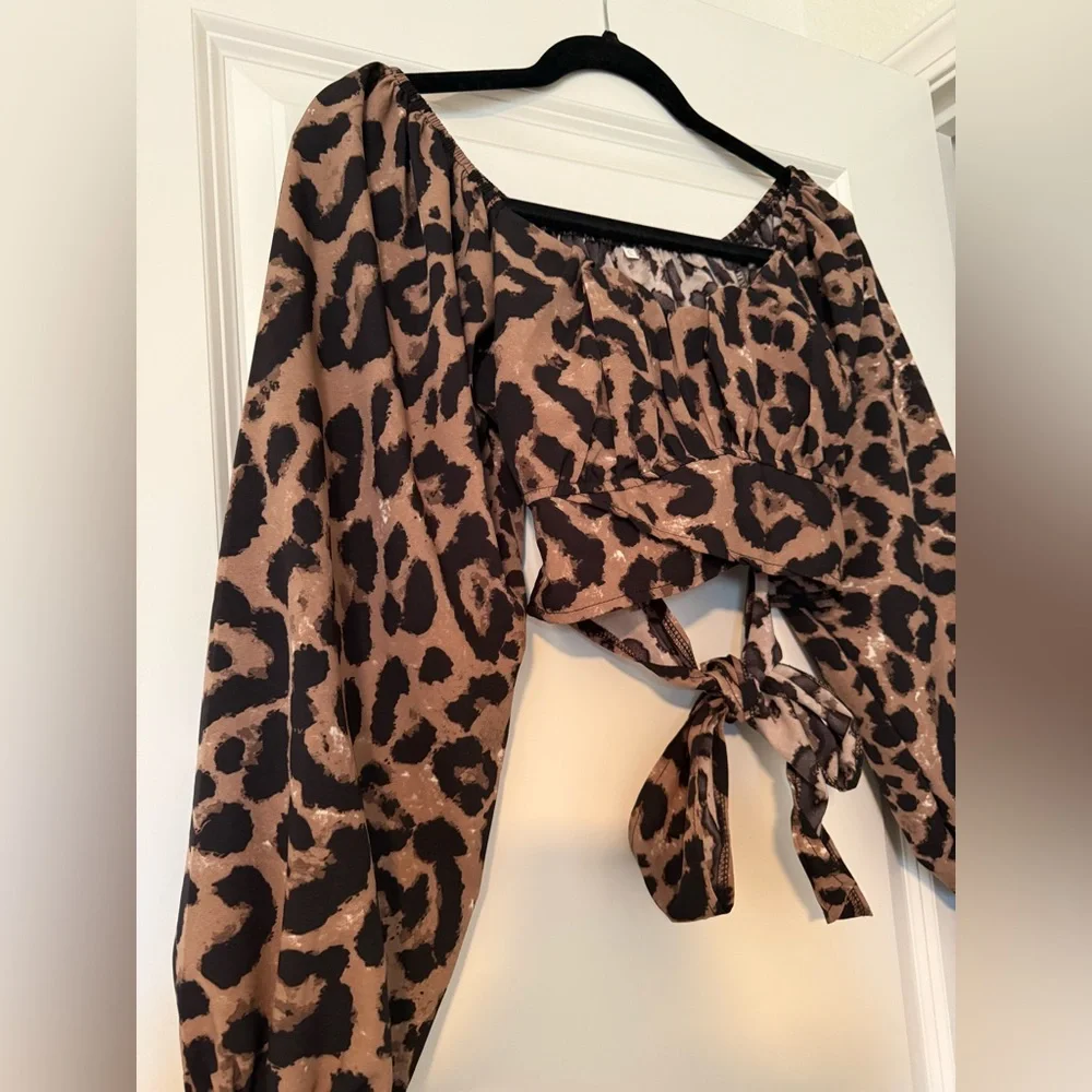 Leopard Print Elastic Crop Top Tie Back Women’s Size Small - Picture 8 of 8